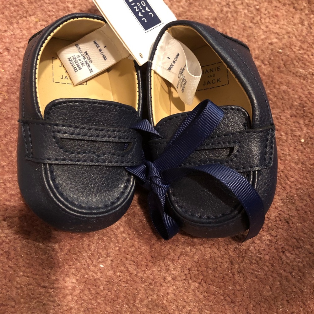 NWT Size 1 Janie & Jack navy blue loafer style leather crib shoes